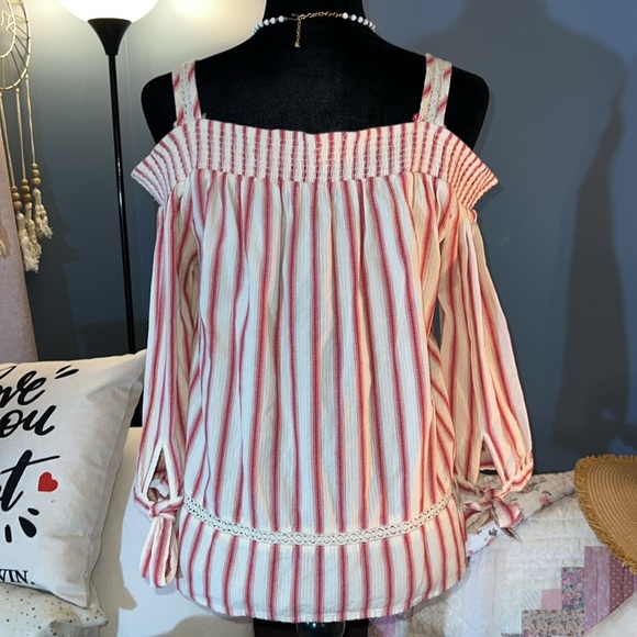 LC Lauren Conrad Size M Cold Shoulder Boho Top - Picture 8 of 13